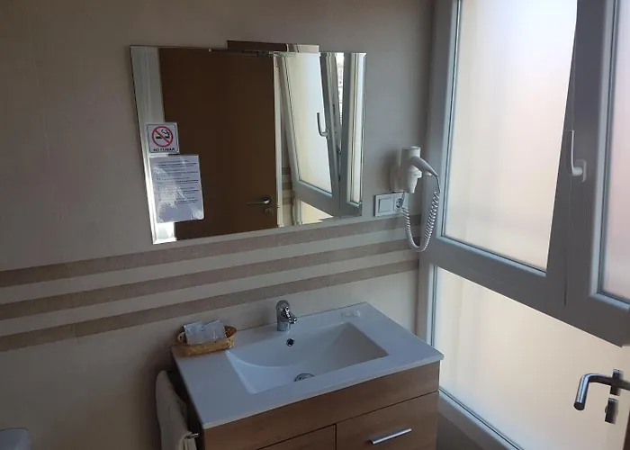 Magallanes בית הארחה 2*